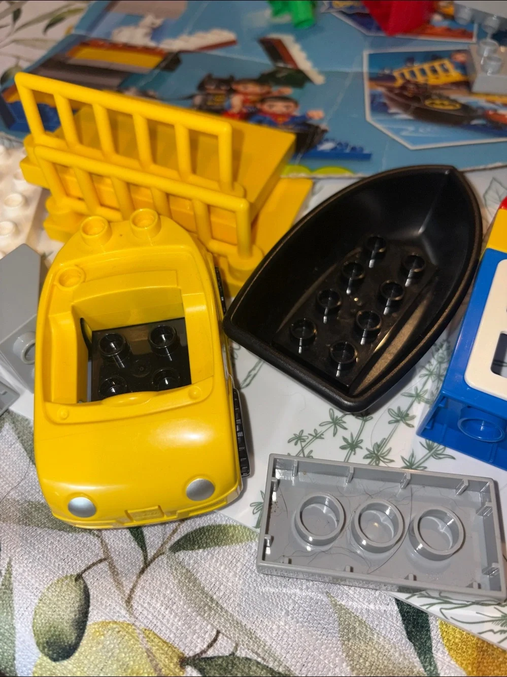 Superhero & Vehicle Mixed Duplo Lego Playset - 12 Figures & 3 vehicles EUC